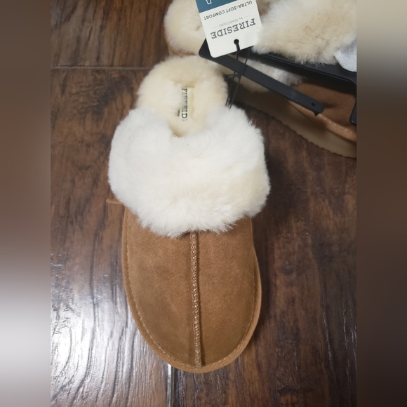 Fireside by Dearfoams Women's Melton Genuine Shearling Platform Scuff Slipper - Picture 4 of 5